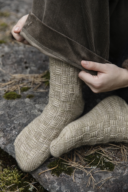 52 WEEKS OF ONE-SKEIN KNITS fra Laine 